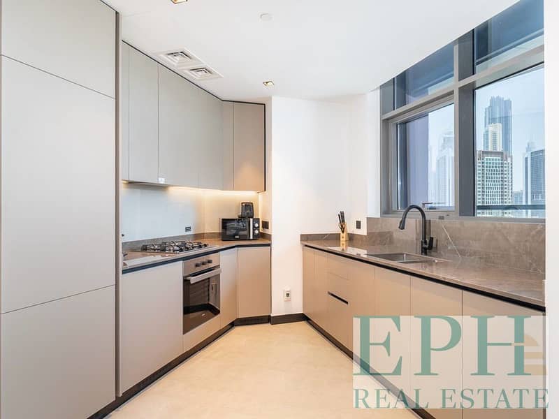 CORNER UNIT | FULLY FURNISHED I VACANT ON TRANSFER