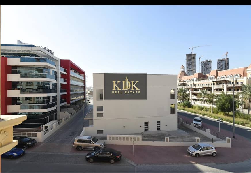 Fully Furnished | Prime Location | Road View - Image 11