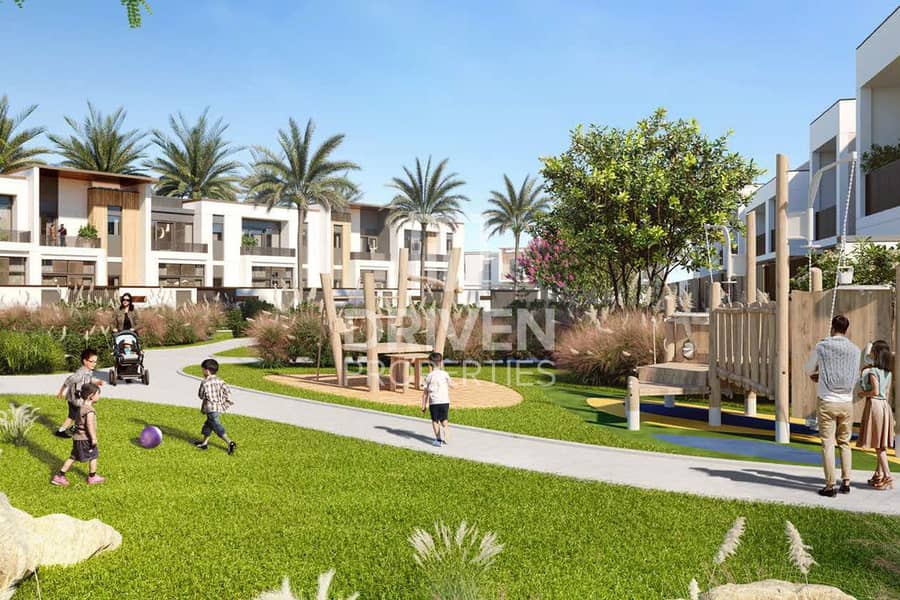 Modern Townhouse | Community View | Spacious - Image 8