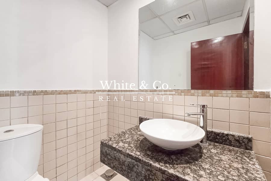 Marina View | Vacant Now | Prime Location - Image 18