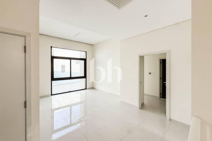 Huge Plot | Unfurnished | Well Maintained - Image 13