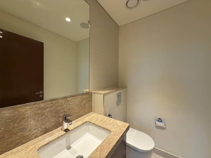 LAGOON VIEW | READY TO MOVE IN | SPACIOUS | 2 BED - Image 9