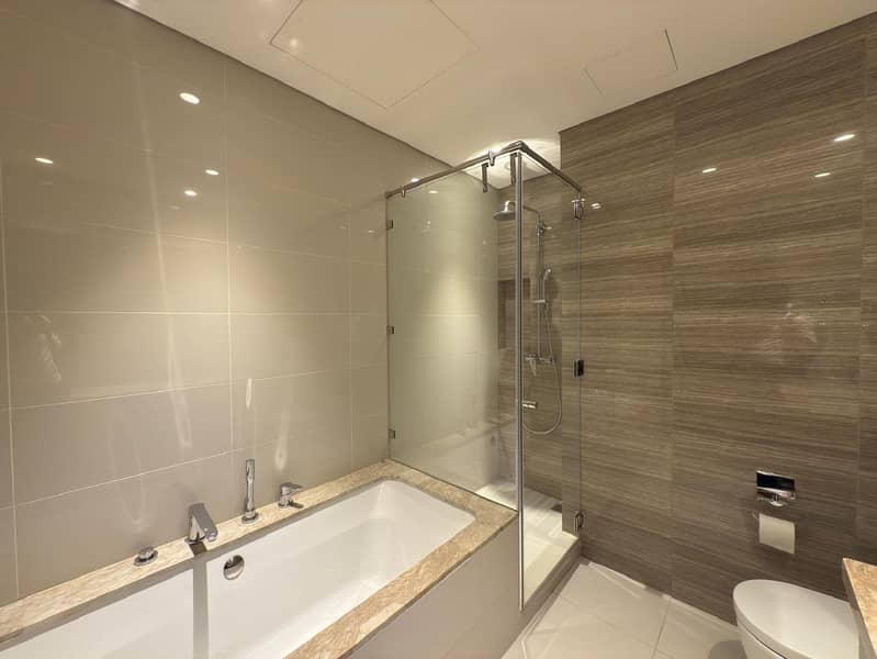 LAGOON VIEW | READY TO MOVE IN | SPACIOUS | 2 BED - Image 18