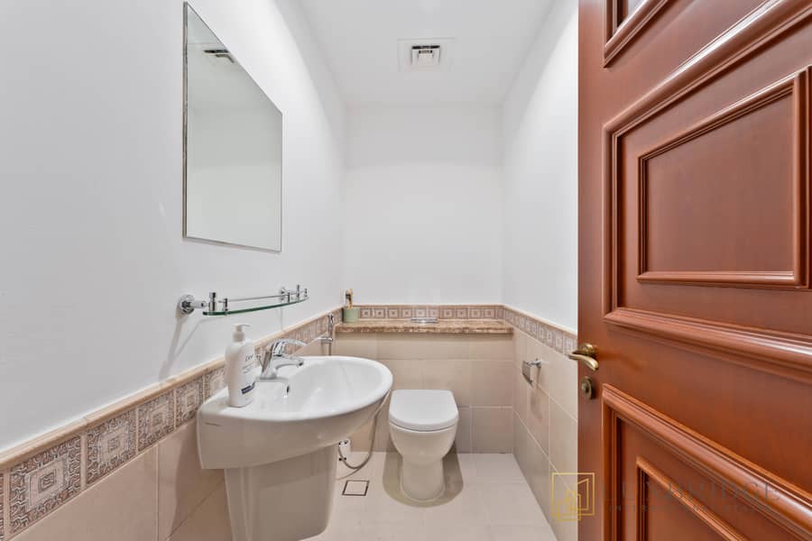 Vacant | Fully Furnished | Prime Location - Image 10