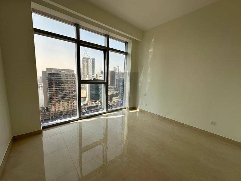 Spacious 3BR Apartment + Study I Prime Location