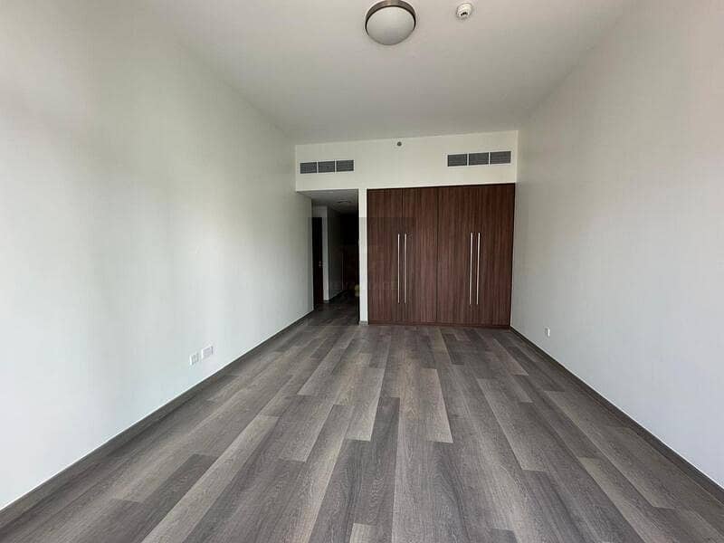 Spacious 3BR Apartment + Study I Prime Location - Image 10