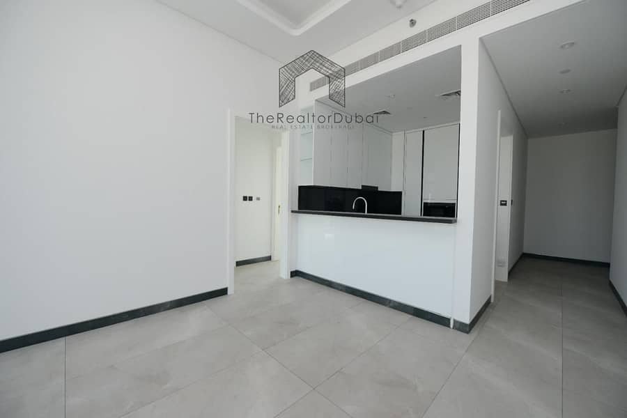 Vacant | Large size | High Floor - Image 6