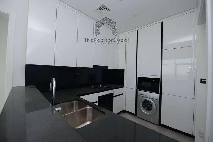 Vacant | Large size | High Floor - Image 10