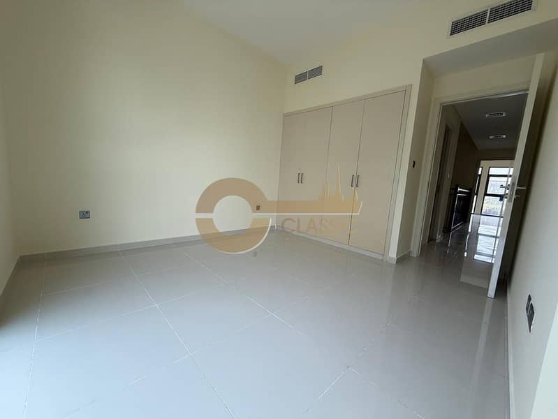 Elegant 4BR | Spacious Layout | Highly Desired - Image 10