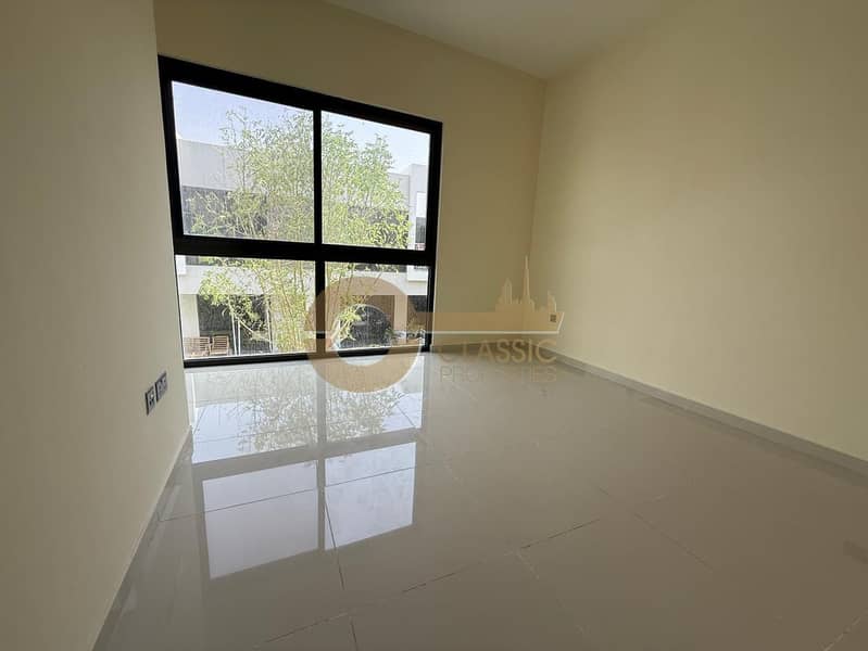 Elegant 4BR | Spacious Layout | Highly Desired - Image 12