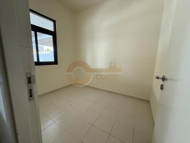 Elegant 4BR | Spacious Layout | Highly Desired - Image 16