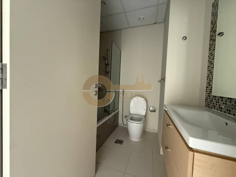 Elegant 4BR | Spacious Layout | Highly Desired - Image 19