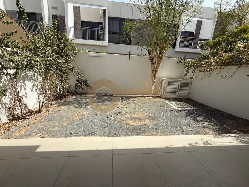 Elegant 4BR | Spacious Layout | Highly Desired - Image 20