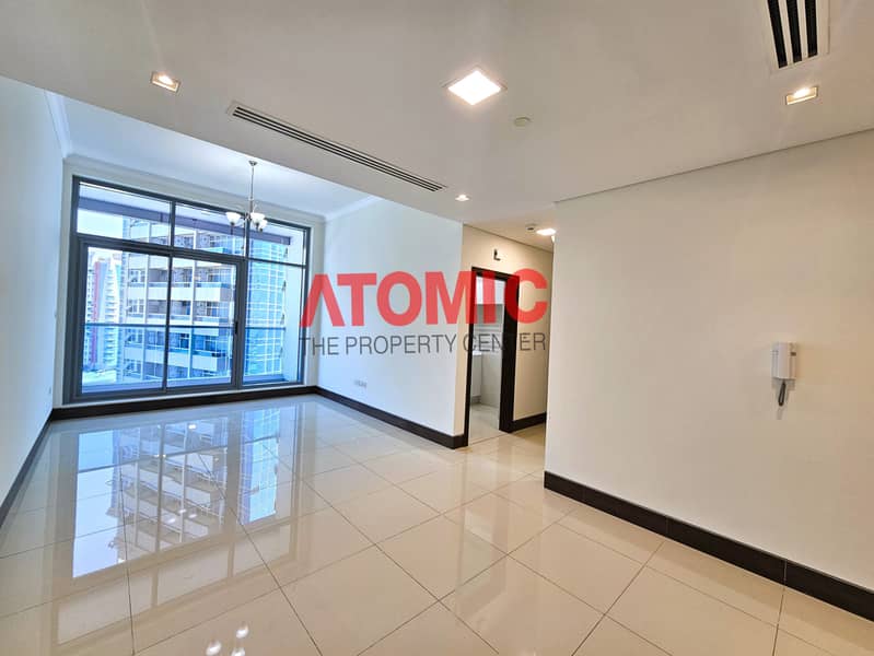 Close Kitchen, Family Building, Bright Apartment