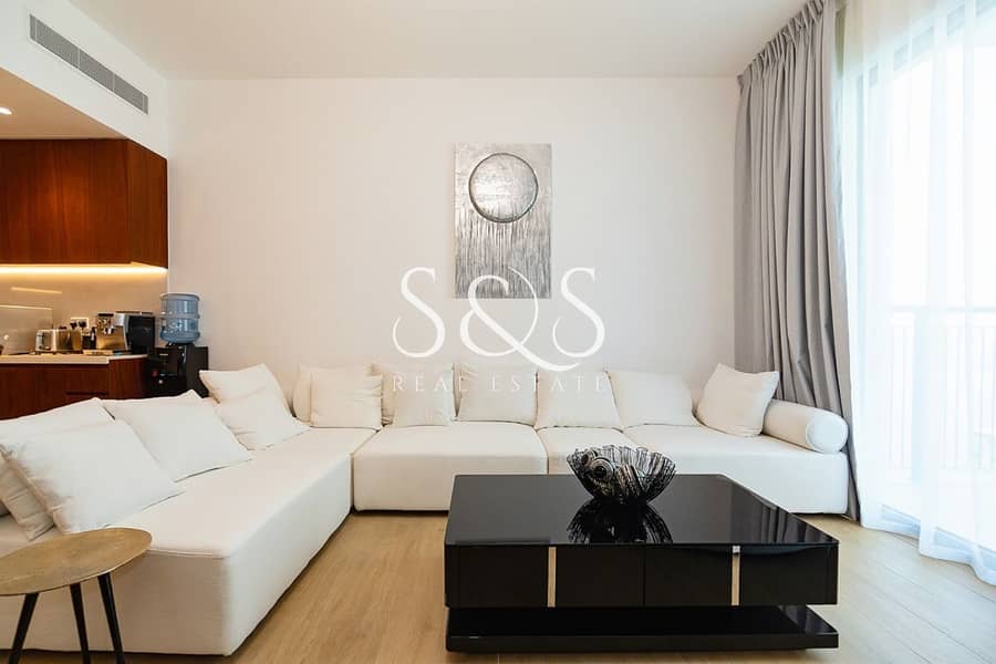 Marina View | Corner Unit | Spacious Layout