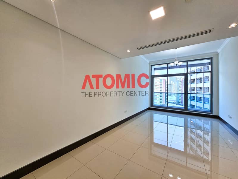 Close Kitchen, Family Building, Bright Apartment