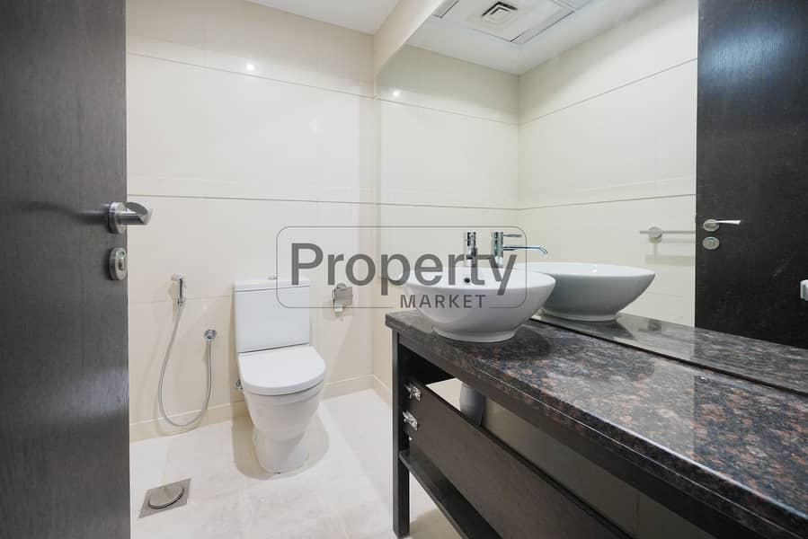 Spacious | Bright | Great Amenities | Near Metro - Image 8