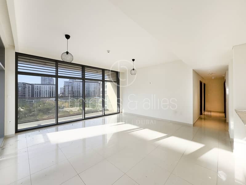 CORNER 2 BED | PARK AND POOL VIEW | GREAT LAYOUT