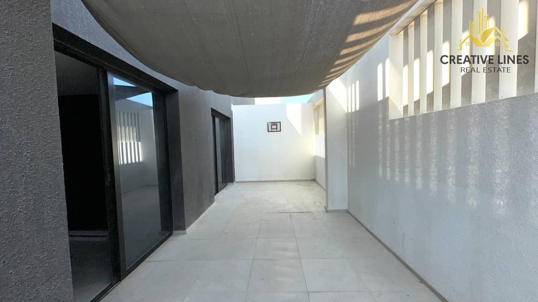 2BED PRIVATE POOL STORAGE AREA - Image 8
