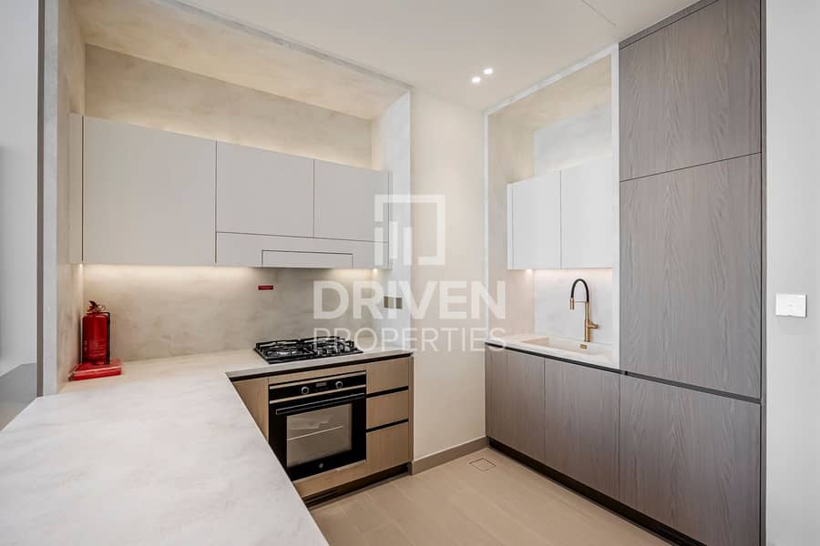 Royal Suite | Private Jacuzzi | Lower Floor - Image 6