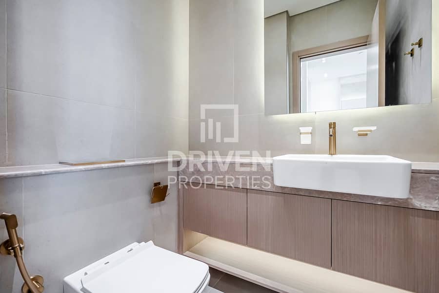 Royal Suite | Private Jacuzzi | Lower Floor - Image 8