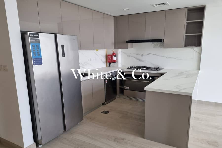 Brand New | Vacant on Transfer | Modern - Image 10