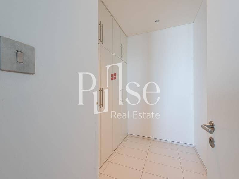 Spacious 2BR Apartment with DIFC and Sea Views - Image 7