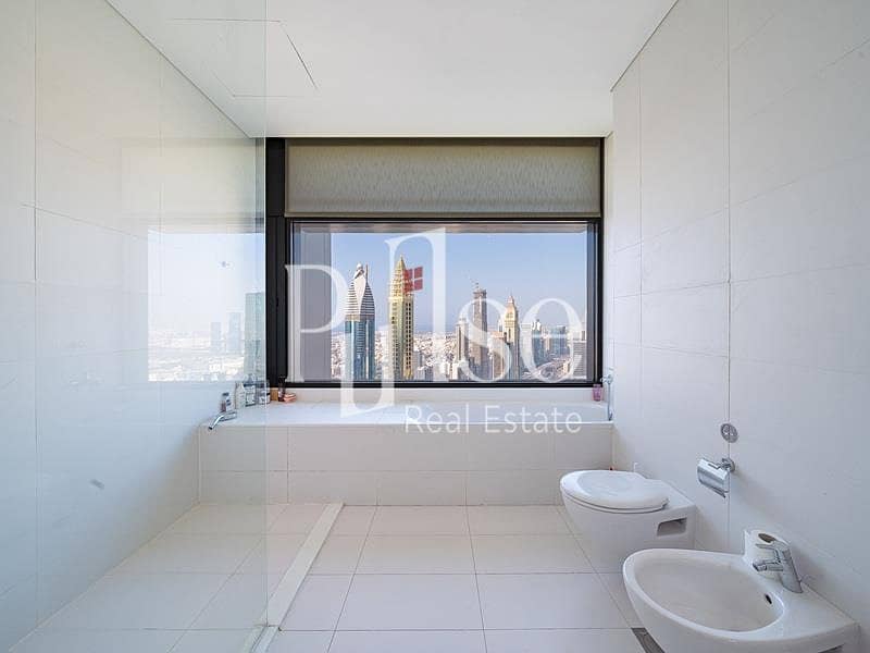 Spacious 2BR Apartment with DIFC and Sea Views - Image 8