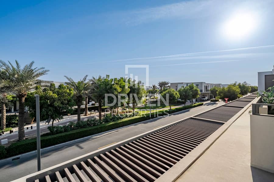 Well Maintained | Single Row | Ready to Move - Image 19