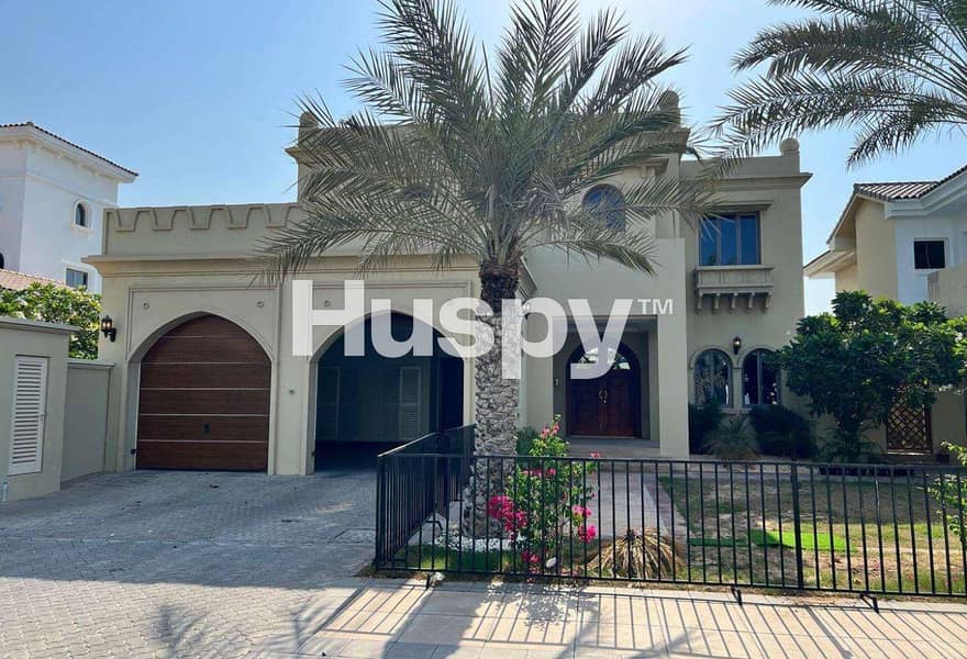 Vacant | Landscaped | Central Rotunda