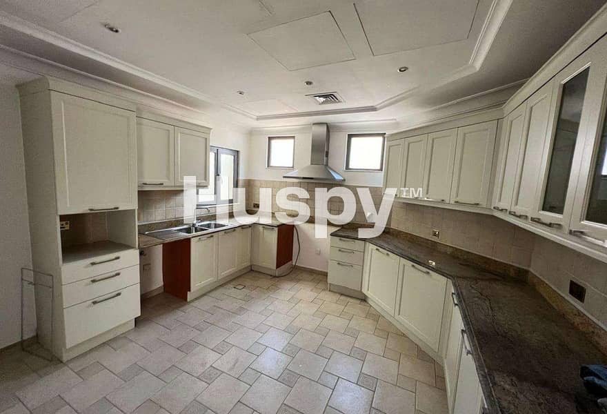 Vacant | Landscaped | Central Rotunda