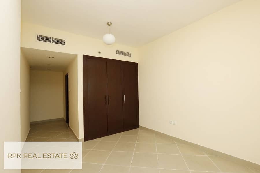 Vacant | Well Maintained | Lake View - Image 10