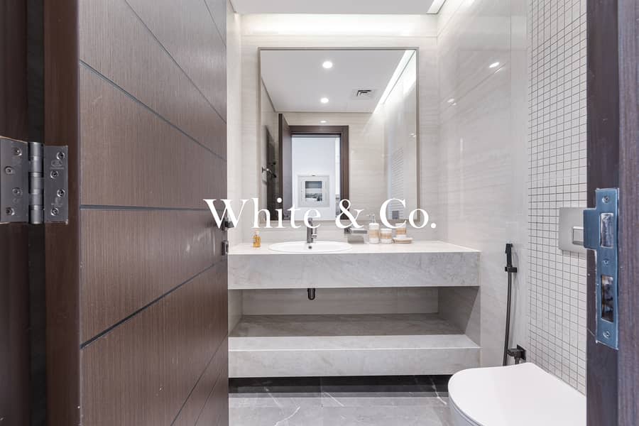 High Floor | Burj View | Short Term Rental - Image 11