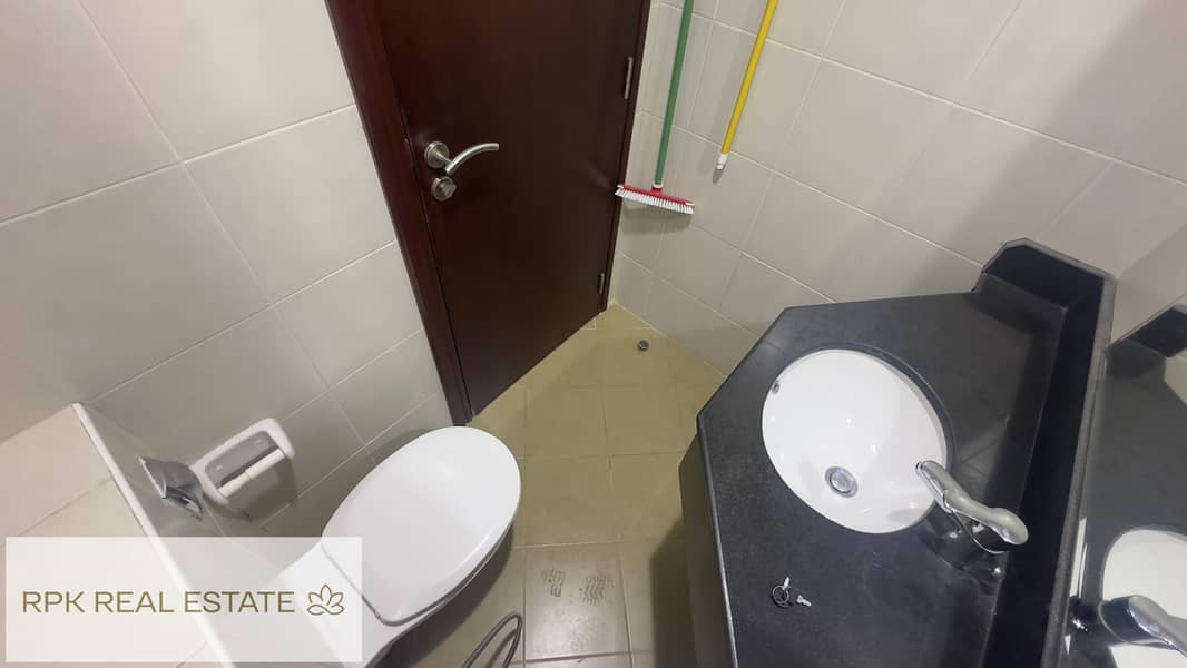 Vacant | Well Maintained | Lake View - Image 18