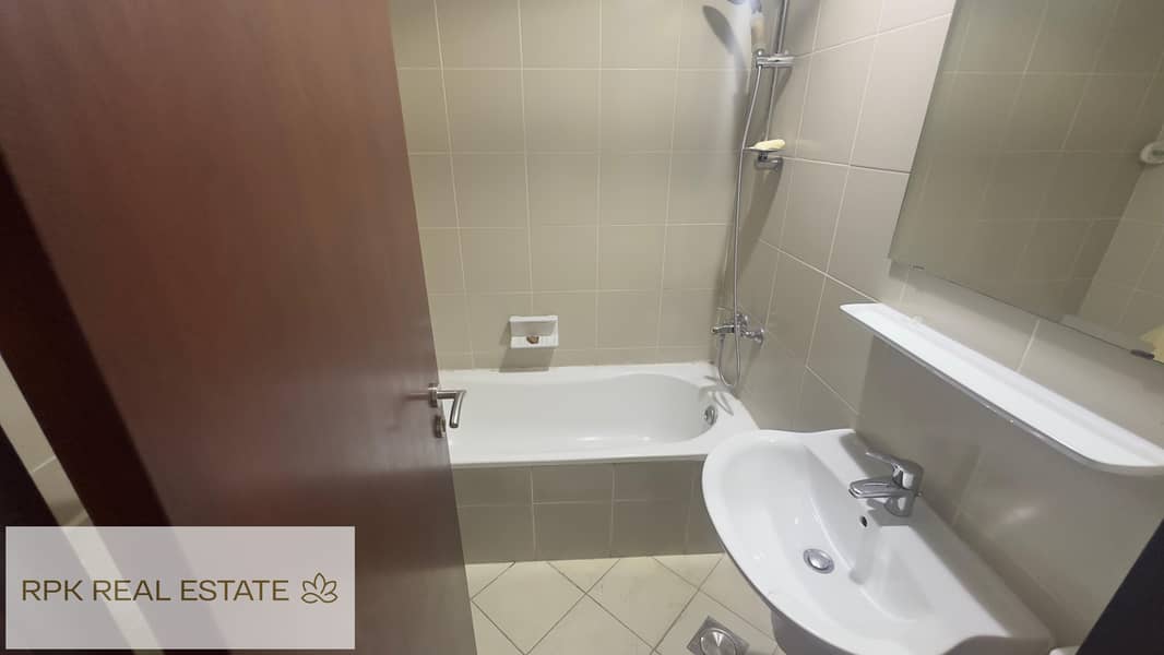 Vacant | Well Maintained | Lake View - Image 19