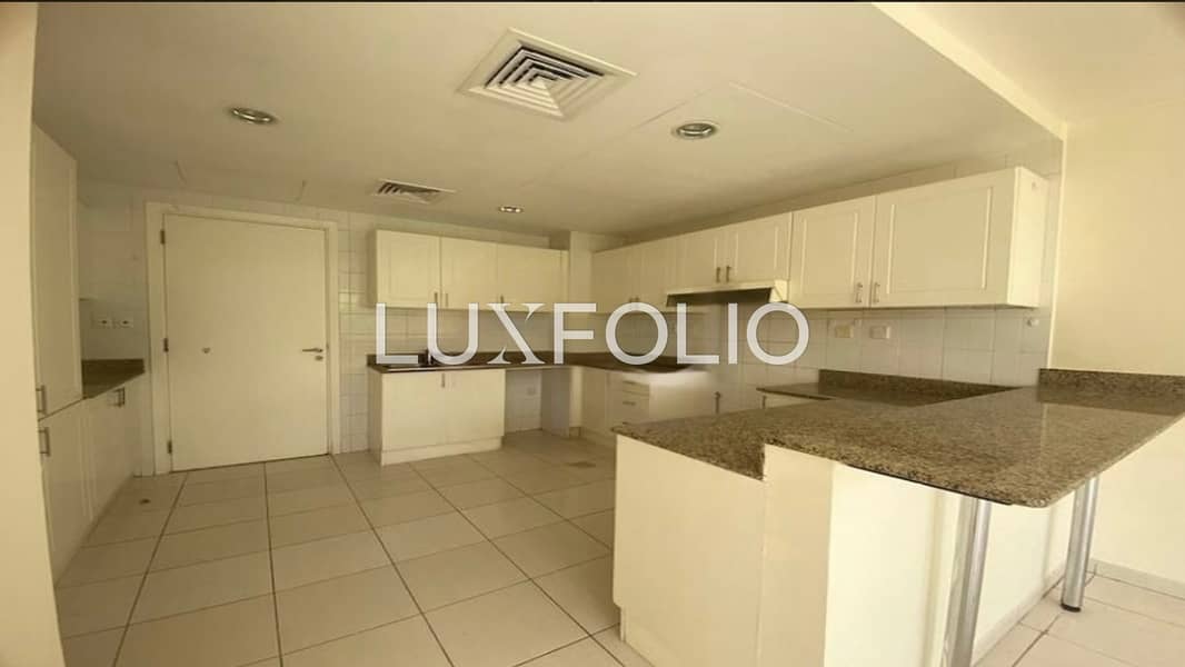 Vacant 3 Bedroom | Spacious | Lake View