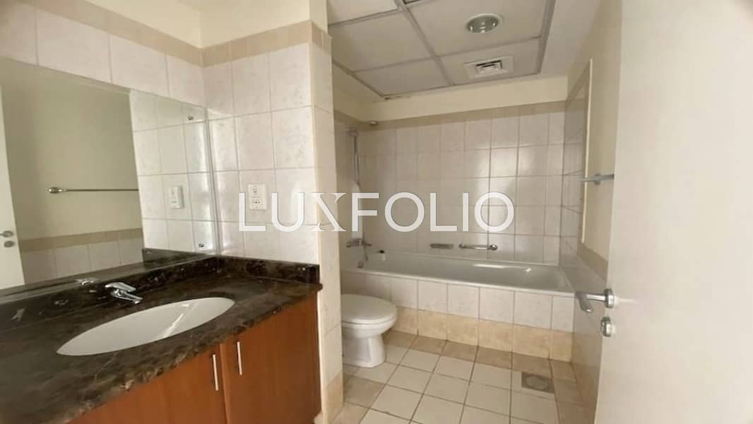 Vacant 3 Bedroom | Spacious | Lake View - Image 9