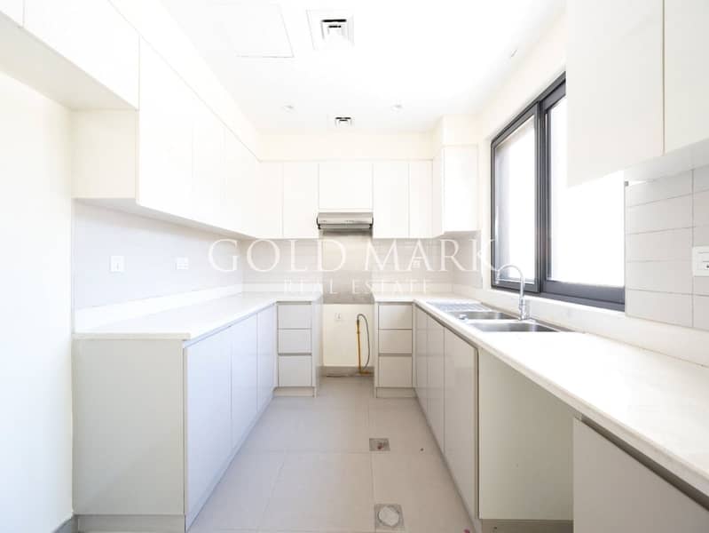 Pool and Park View | Exclusive | Vacant on Dec 15