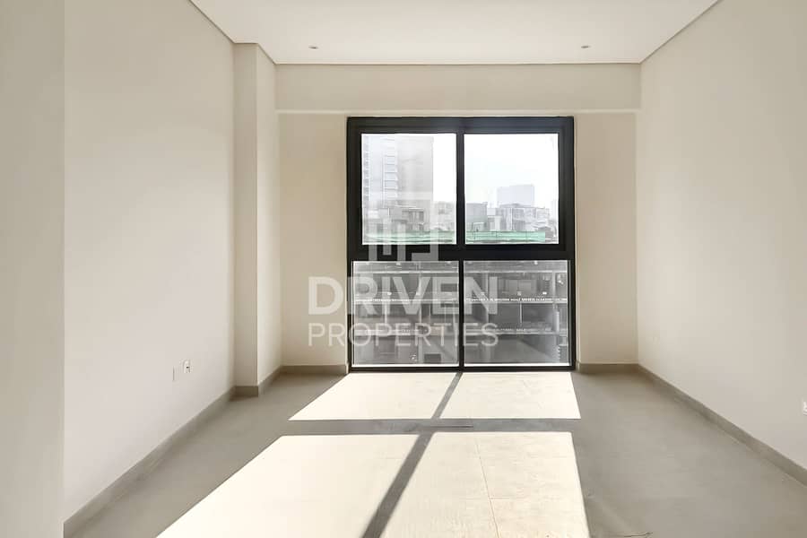 Spacious Apt with Study Room | Elegant Layout