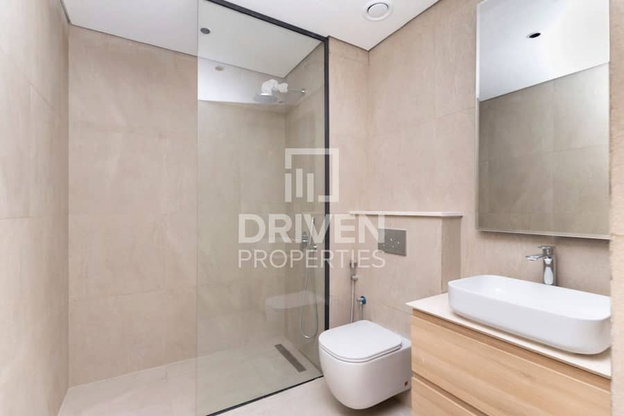 Spacious Layout | Modern Unit | Pool View - Image 11