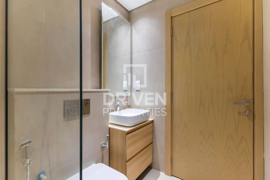 Spacious Layout | Modern Unit | Pool View - Image 12