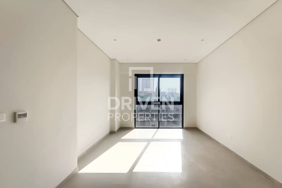 Spacious Apt with Study Room | Elegant Layout