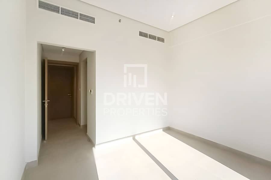 Spacious Apt with Study Room | Elegant Layout