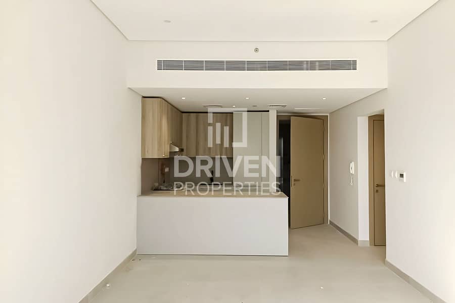 Spacious Apt with Study Room | Elegant Layout - Image 9