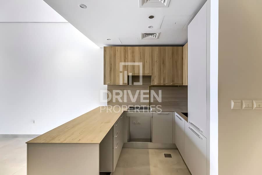 Spacious Apt with Study Room | Elegant Layout - Image 10