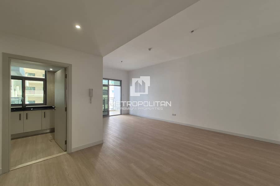 Fully Renovated | Pool Facing | Ready to move - Image 10