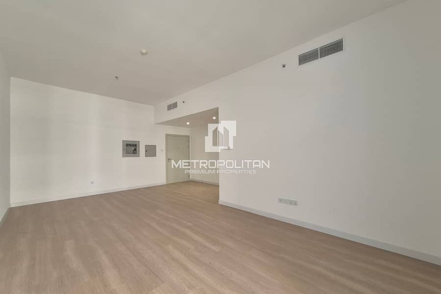 Fully Renovated | Pool Facing | Ready to move - Image 13