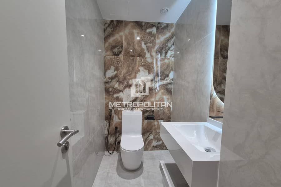 Fully Renovated | Pool Facing | Ready to move - Image 22