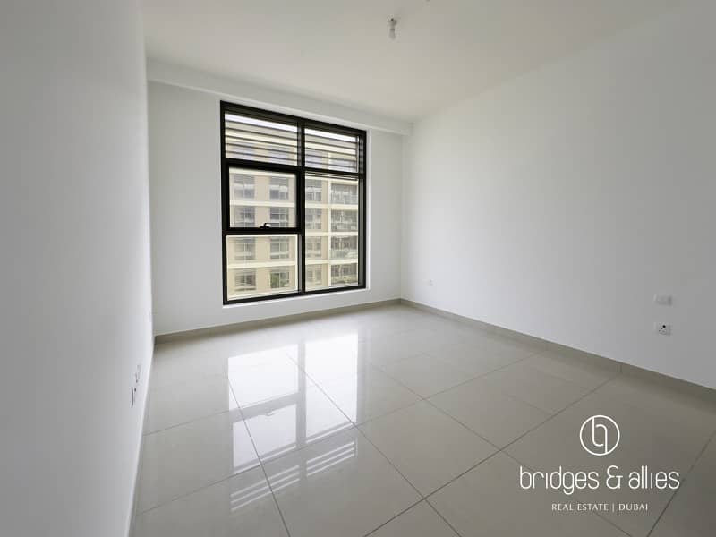 PANORAMIC VIEW | SPACIOUS | INCLUDING WHITE GOODS - Image 8