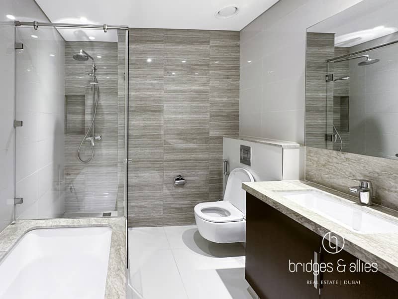 PANORAMIC VIEW | SPACIOUS | INCLUDING WHITE GOODS - Image 15